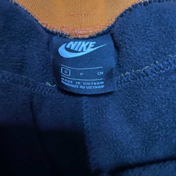 Nike Sweatpants - Picture 3 of 4